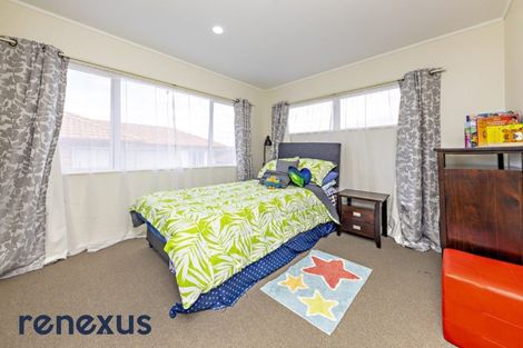 Photo of property in 8 Birchlea Rise, Goodwood Heights, Auckland, 2105