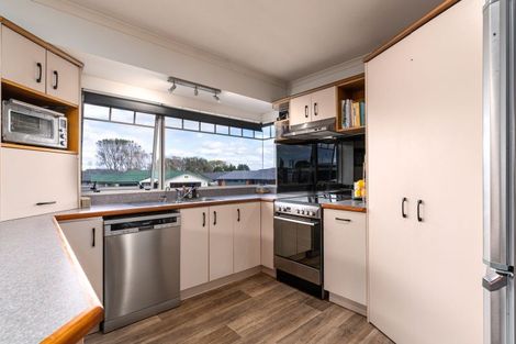 Photo of property in 3 Ursula Drive, Feilding, 4702