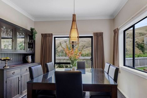 Photo of property in 17 Gifford Grove, Churton Park, Wellington, 6037