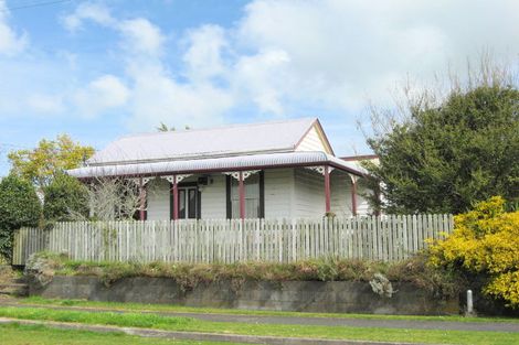 Photo of property in 34 Mahoe Street, Inglewood, 4330