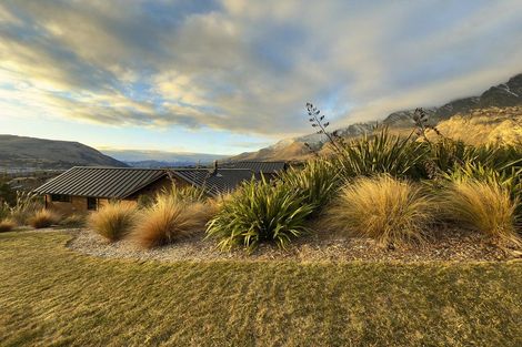 Photo of property in 6a Kinross Lane, Jacks Point, Queenstown, 9371