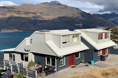 Photo of property in 113b Wynyard Crescent, Fernhill, Queenstown, 9300