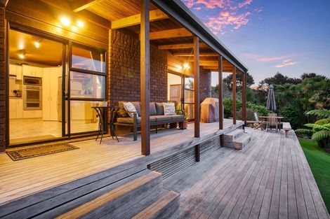 Photo of property in 161 Shaw Road, Oratia, Auckland, 0604