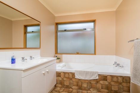 Photo of property in 7 Freeman Close, Abbotsford, Dunedin, 9018