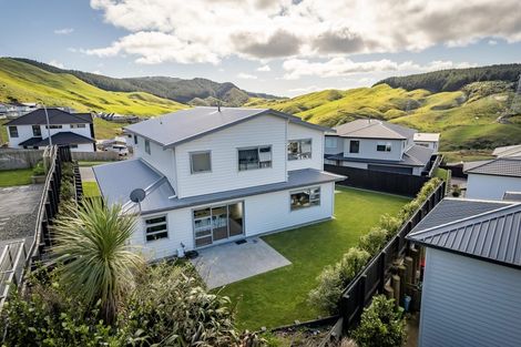 Photo of property in 120 Amesbury Drive, Churton Park, Wellington, 6037