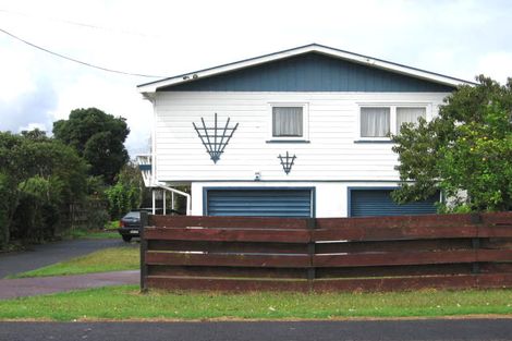 Photo of property in 133 Tirimoana Road, Te Atatu South, Auckland, 0602