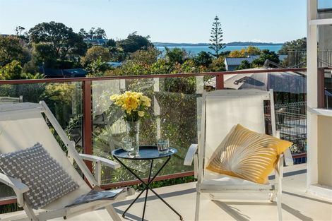 Photo of property in 17 Liston Crescent, Cockle Bay, Auckland, 2014