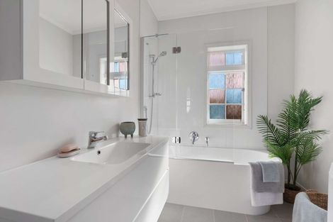 Photo of property in 1 Kent Road, Regent, Whangarei, 0112