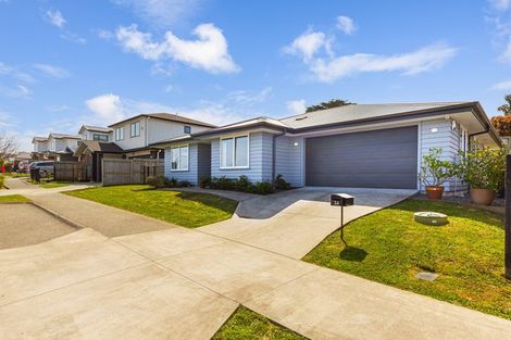 Photo of property in 36 Accolage Boulevard, Kumeu, 0810