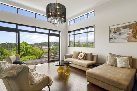 Photo of property in 16 Schopolo Place, Schnapper Rock, Auckland, 0632