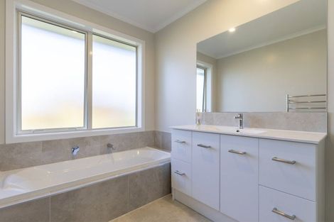 Photo of property in 4 Tuhua Close, Wharewaka, Taupo, 3330