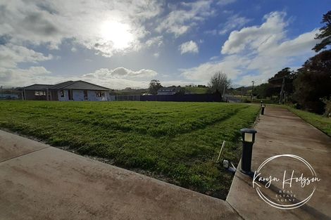 Photo of property in 11 Manaaki Circle, Paparoa, 0571