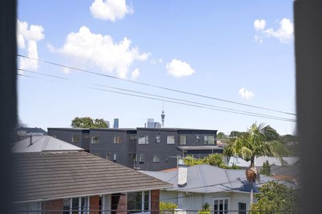 Photo of property in 3 Corrella Road, Belmont, Auckland, 0622