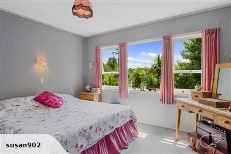 Photo of property in 16 Philson Terrace, Browns Bay, Auckland, 0630