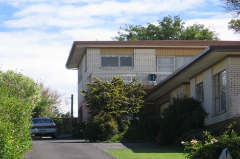 Photo of property in 1/70 Gulf View Road, Murrays Bay, Auckland, 0630