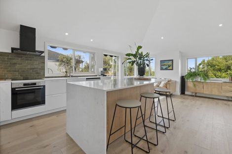 Photo of property in 2/4 Richards Avenue, Forrest Hill, Auckland, 0620