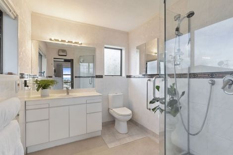 Photo of property in 31 Ridge Road, Waiake, Auckland, 0630