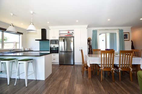 Photo of property in 2 Routhan Way, Carterton, 5713