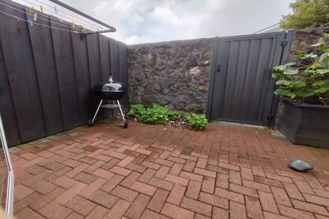 Photo of property in 93k Mays Road, Onehunga, Auckland, 1061
