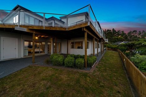 Photo of property in 34 Arahiwi Grove, Tirohanga, Lower Hutt, 5010