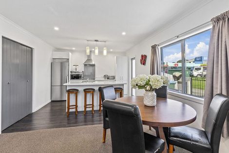 Photo of property in 12a Whitehouse Road, Titahi Bay, Porirua, 5022