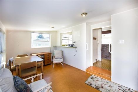 Photo of property in 276 Glenfield Road, Glenfield, Auckland, 0629