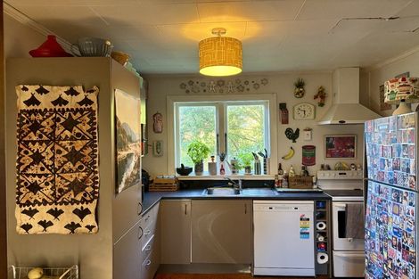 Photo of property in 48 Pinehaven Road, Pinehaven, Upper Hutt, 5019