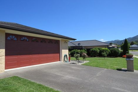 Photo of property in 11 Victoria Street, Coromandel, 3506
