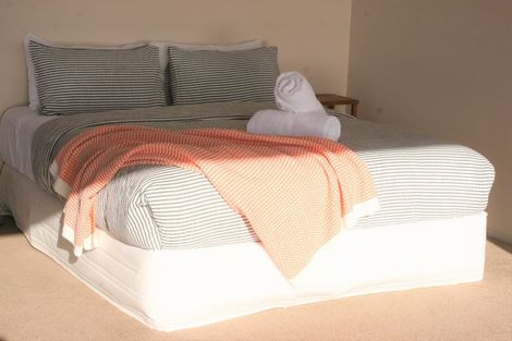 Photo of property in 41 Seaview Road, Cable Bay, 0420