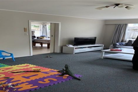 Photo of property in 7 Segedin Place, Glenfield, Auckland, 0629