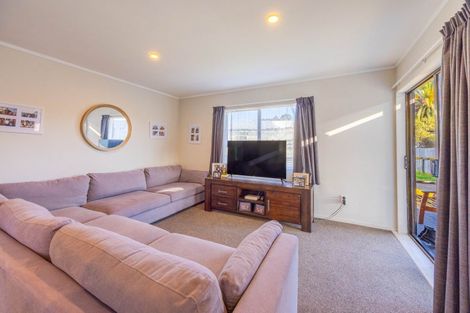 Photo of property in 12 Redwood Drive, Waipukurau, 4200