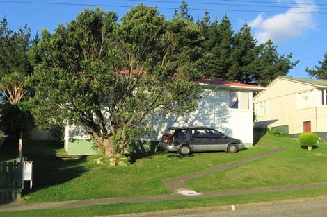 Photo of property in 9 Northumberland Street, Cannons Creek, Porirua, 5024