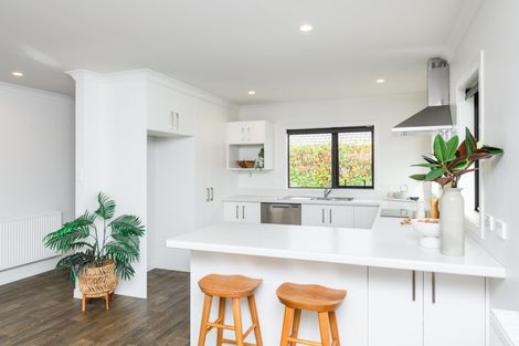 Photo of property in 702 Pioneer Highway, Takaro, Palmerston North, 4412