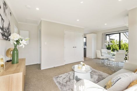 Photo of property in 10 Regiment Road, Papakura, 2110