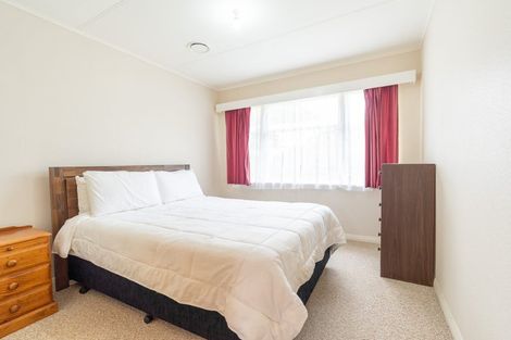 Photo of property in 28 Waterloo Crescent, Hokowhitu, Palmerston North, 4410