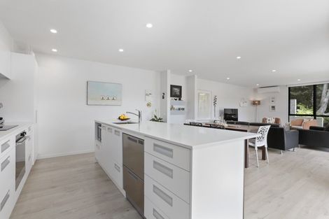 Photo of property in 102 Balmain Road, Chatswood, Auckland, 0626