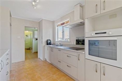 Photo of property in 11 Sarona Avenue, Glen Eden, Auckland, 0602