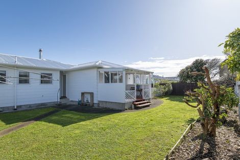 Photo of property in 12 Heather Street, Levin, 5510