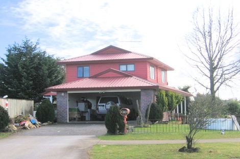 Photo of property in 128 Collins Road, Melville, Hamilton, 3206