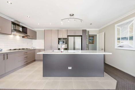 Photo of property in 9 Jomard Terrace, Northcross, Auckland, 0632