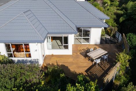 Photo of property in 212 Westchester Drive, Churton Park, Wellington, 6037