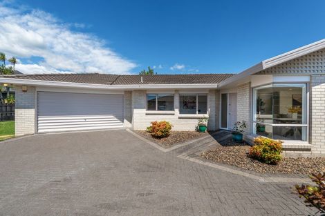 Photo of property in 3/116 Meadowland Drive, Somerville, Auckland, 2014