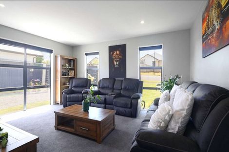 Photo of property in 33 Navy Loop, Rolleston, 7614