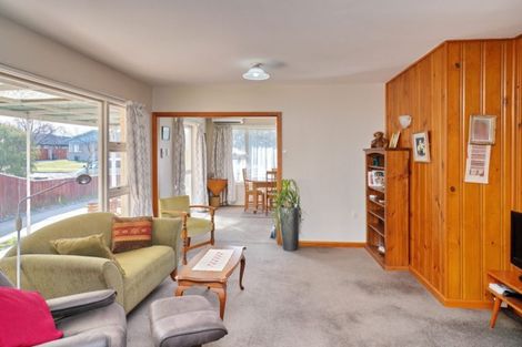 Photo of property in 98 Bickerton Street, Wainoni, Christchurch, 8061