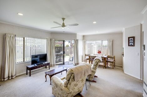 Photo of property in 17 Sloane Place, Taradale, Napier, 4112