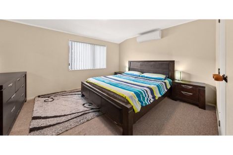 Photo of property in 2/24 Norrie Smith Avenue, Flat Bush, Auckland, 2023