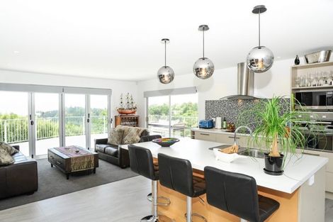 Photo of property in 2 Te Ara Crescent, Diamond Harbour, Lyttelton, 8971