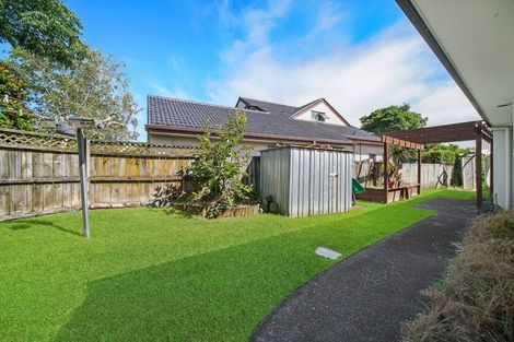 Photo of property in 2 Hillwell Drive, Henderson, Auckland, 0612