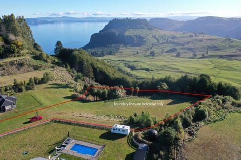 Photo of property in 124 Highland Drive, Acacia Bay, Taupo, 3385