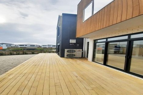 Photo of property in 1 Skua Road, Hobsonville, Auckland, 0616